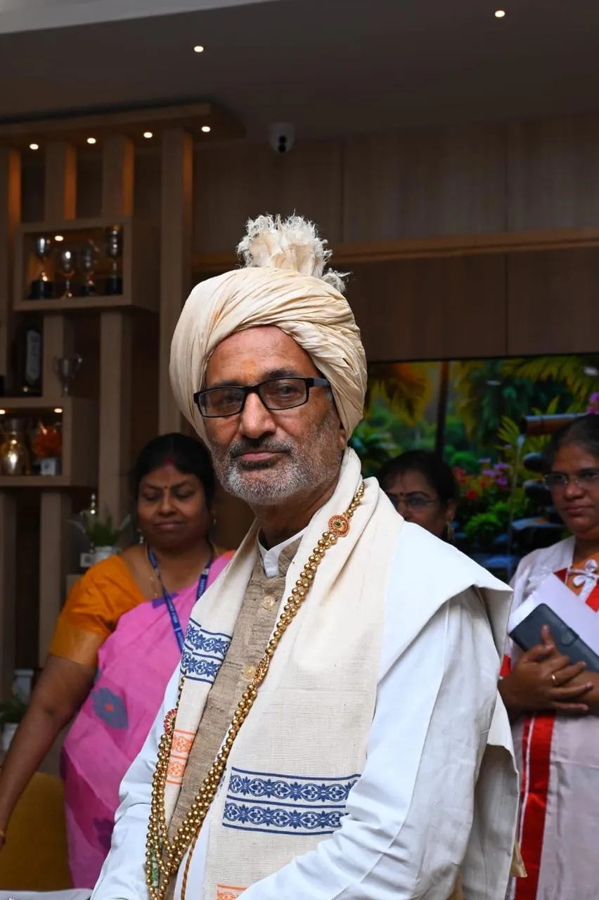 Founder and Director of Adarash Sanskrit Vidyapeeth Harewali